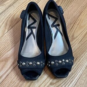Anne Klein Sport black peekaboo wedges studs 6